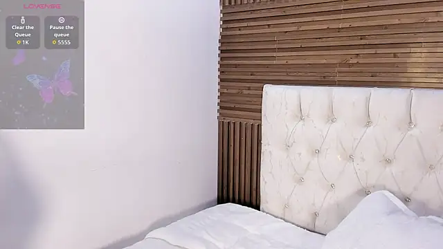 ZarinaWynne online show from April 2026 06:10:01 PM