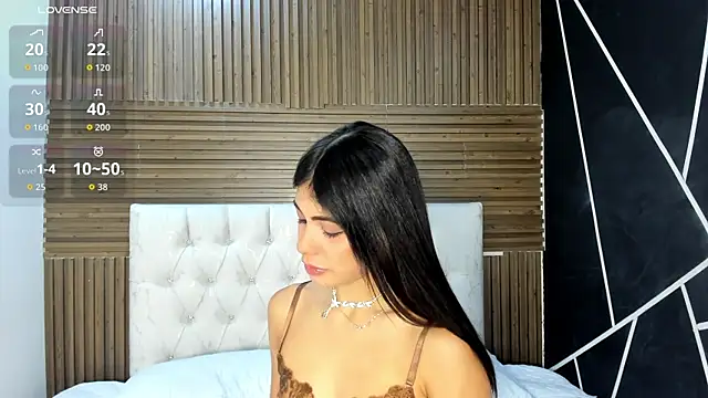 ZarinaWynne online show from April 2026 12:40:02 PM