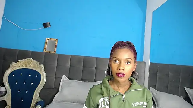 Aliis Love online show from November 2025 08:42:01 PM