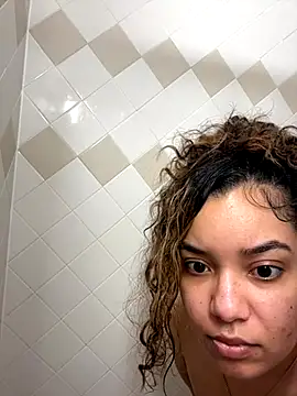 Brattybabexxx online show from November 2025 07:01:02 PM