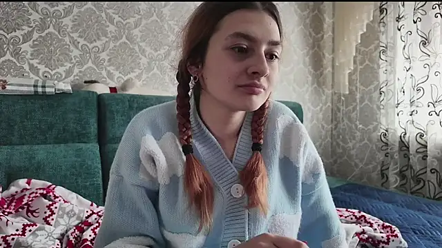 Snapshot of SweetLiaison chatting on March 2026 05:00:01 AM SweetLiaison online show from March 2026 05:00:01 AM