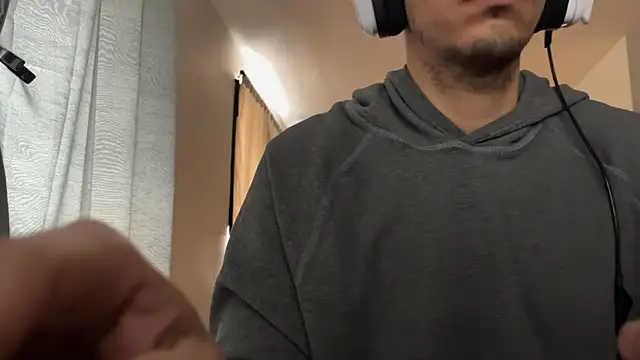 Snapshot of frankeyo chatting on March 2026 06:35:01 PM frankeyo online show from March 2026 06:35:01 PM