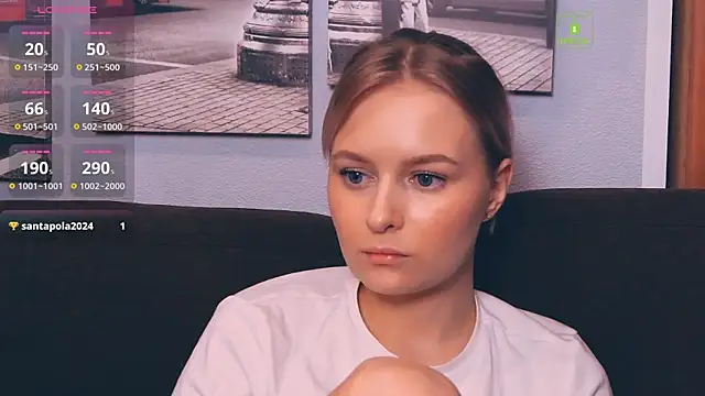 Snapshot of LunaAstra chatting on November 2025 03:54:01 PM LunaAstra online show from November 2025 03:54:01 PM