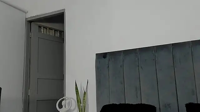 NikkiBotero online show from November 2025 03:25:01 PM