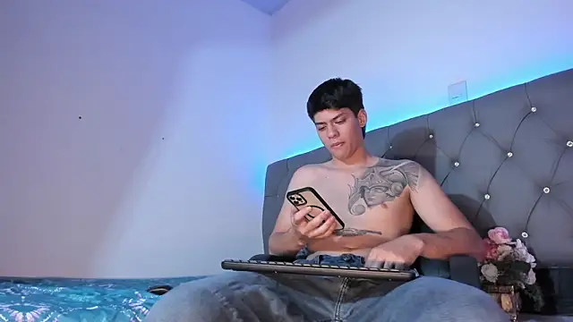 Snapshot of joseph_clark chatting on November 2025 11:53:02 AM joseph clark online show from November 2025 11:53:02 AM