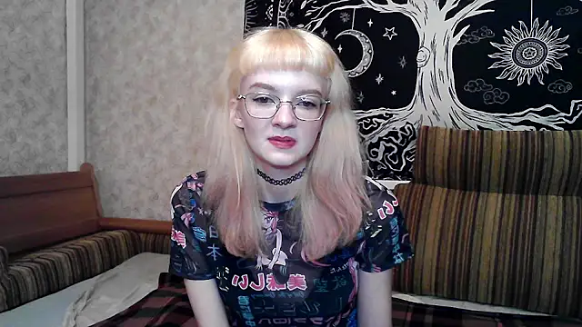 LixLee online show from November 2025 09:25:01 PM