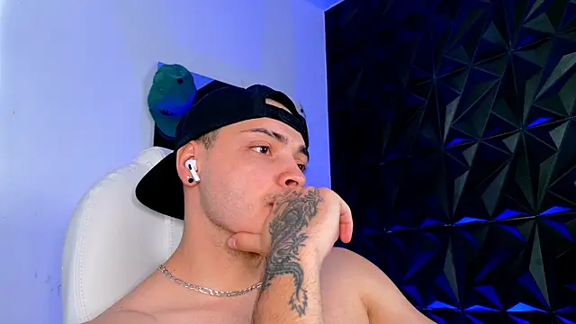 Maxwell Dupont online show from November 2025 06:45:02 PM