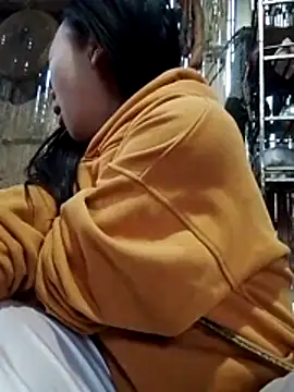 Yumiik2kk online show from November 2025 11:28:01 PM