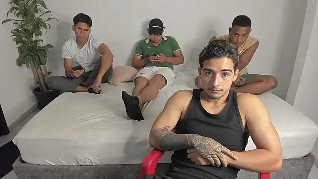 Snapshot of shark_boy28 chatting on November 2025 03:18:02 AM shark boy28 online show from November 2025 03:18:02 AM