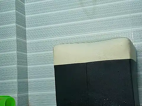 Tiny-122 online show from April 2026 02:03:02 AM