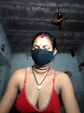 Snapshot of LOVE_FI95 chatting on November 2025 05:38:01 PM LOVE FI95 online show from November 2025 05:38:01 PM