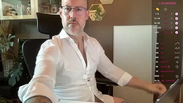 the new fit rubinho online show from April 2026 06:02:02 AM