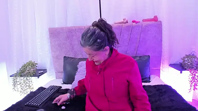 Snapshot of Victoriaa_Anderson chatting on April 2026 01:57:02 PM Victoriaa Anderson online show from April 2026 01:57:02 PM