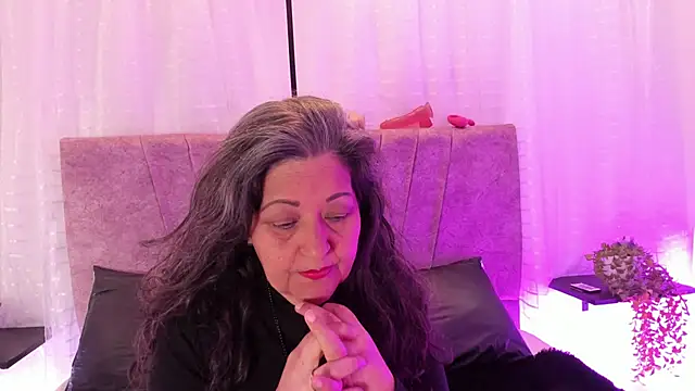 Snapshot of Victoriaa_Anderson chatting on April 2026 02:04:01 PM Victoriaa Anderson online show from April 2026 02:04:01 PM