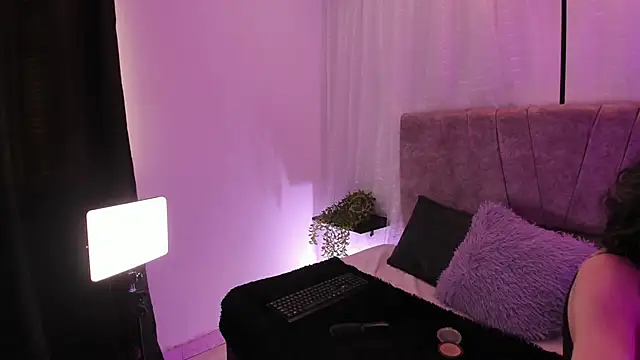 Snapshot of Victoriaa_Anderson chatting on April 2026 01:28:01 PM Victoriaa Anderson online show from April 2026 01:28:01 PM