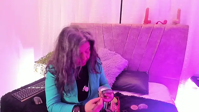 Snapshot of Victoriaa_Anderson chatting on May 2026 01:16:01 PM Victoriaa Anderson online show from May 2026 01:16:01 PM