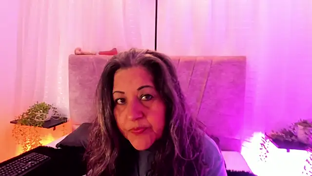 Snapshot of Victoriaa_Anderson chatting on May 2026 03:20:01 PM Victoriaa Anderson online show from May 2026 03:20:01 PM