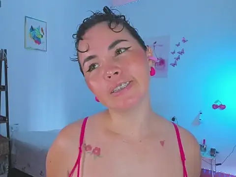 Snapshot of liana_sexy4u chatting on November 2025 01:54:02 PM liana sexy4u online show from November 2025 01:54:02 PM