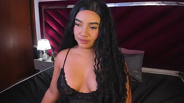 Mia Beella online show from November 2025 01:55:01 PM