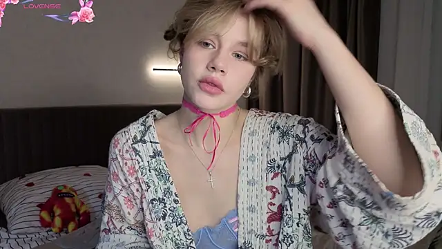 Snapshot of MiroslavaFairy chatting on November 2025 06:29:01 PM MiroslavaFairy online show from November 2025 06:29:01 PM