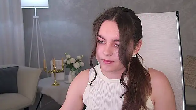 Snapshot of FrancescaCavaliere chatting on June 2026 12:59:01 PM FrancescaCavaliere online show from June 2026 12:59:01 PM