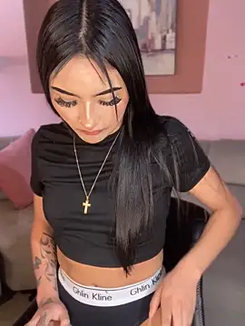 Snapshot of CleoNoir_Pink chatting on November 2025 06:51:02 PM CleoNoir Pink online show from November 2025 06:51:02 PM