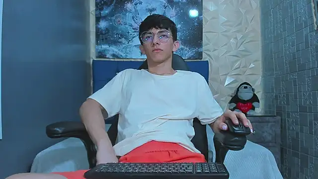 ElanGiraldo online show from May 2026 11:21:02 PM