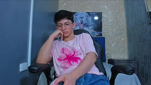ElanGiraldo online show from June 2026 11:41:02 PM