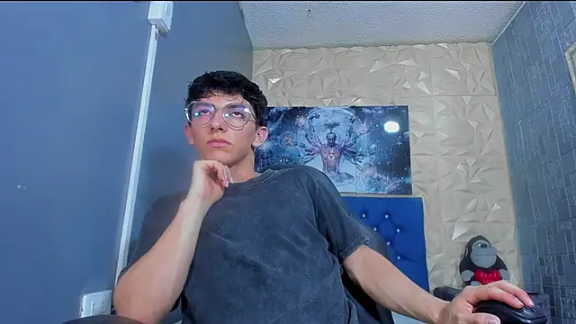ElanGiraldo online show from June 2026 11:35:01 PM