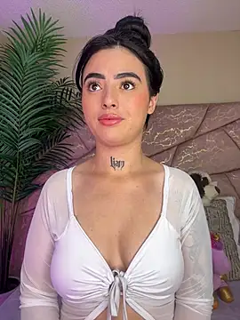  Naomi Fox  online show from January 2026 07:32:01 AM