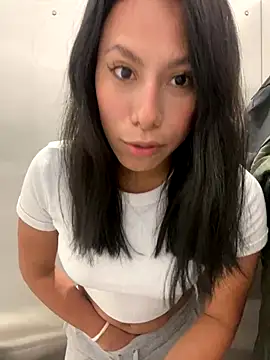 Katherinm online show from November 2025 08:42:01 PM