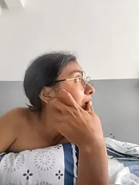 Uvit online show from April 2026 03:31:02 PM