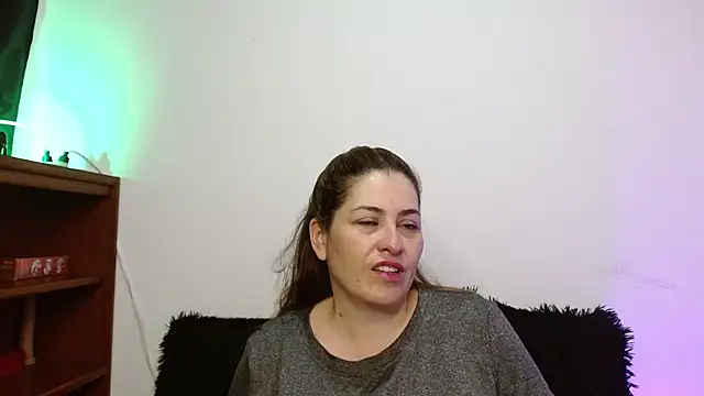 dayan hanks online show from March 2026 03:33:02 AM