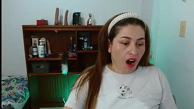 dayan hanks online show from April 2026 12:57:01 AM