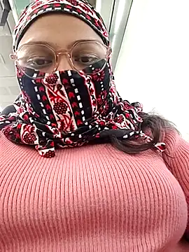 Kamna Hotty online show from December 2025 03:48:01 AM