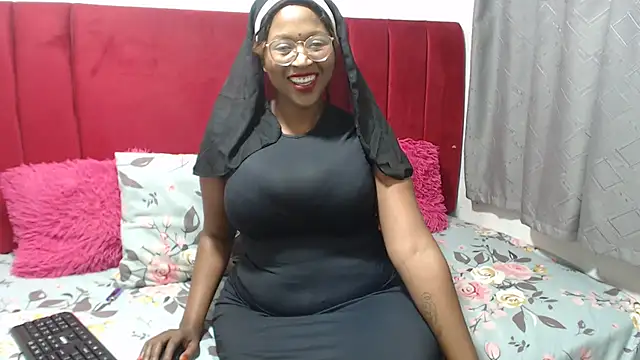 Snapshot of HipsDontLieX95 chatting on May 2026 08:38:02 PM HipsDontLieX95 online show from May 2026 08:38:02 PM