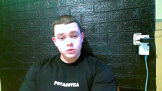 CuteButNaughty  online show from December 2025 08:28:02 PM