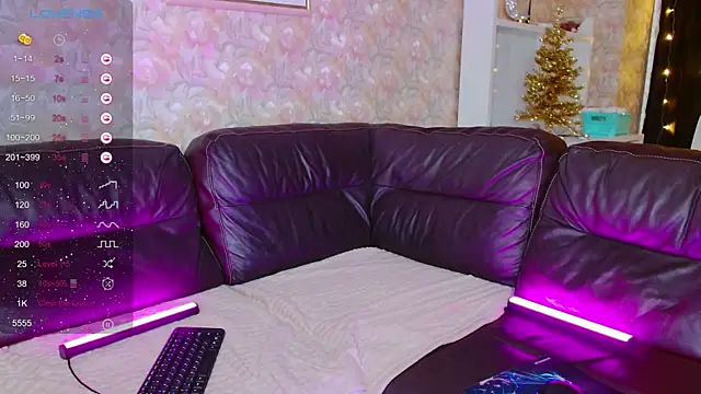 Snapshot of Little_Rocke chatting on November 2025 07:01:01 AM Little Rocke online show from November 2025 07:01:01 AM