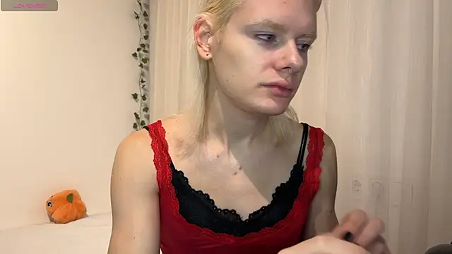 MollyChloe online show from November 2025 06:10:01 PM