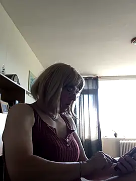 simone xdressing online show from September 2025 09:02:01 AM