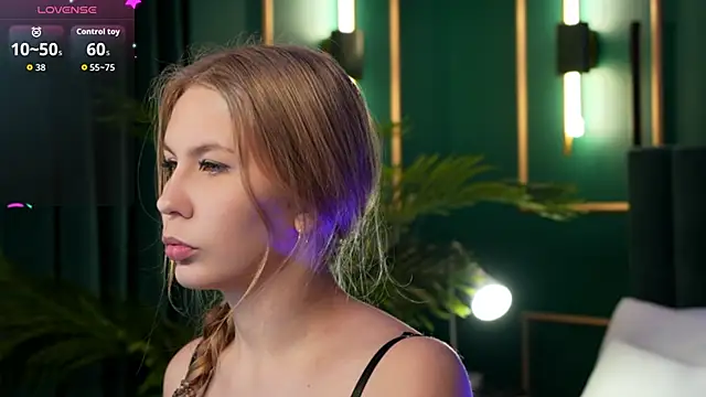 Rosa Evans online show from November 2025 04:32:02 PM