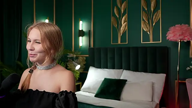 Rosa Evans online show from December 2025 05:41:02 PM