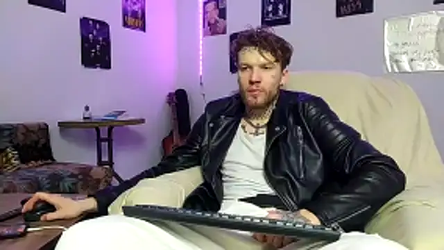 Huntall77 online show from February 2026 05:33:01 PM