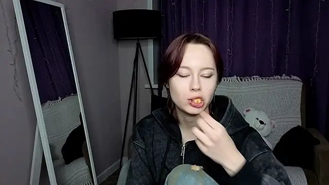 Annie Way online show from February 2026 02:28:01 PM