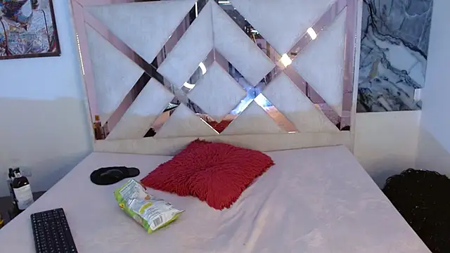 tael novacs online show from December 2025 03:12:02 AM