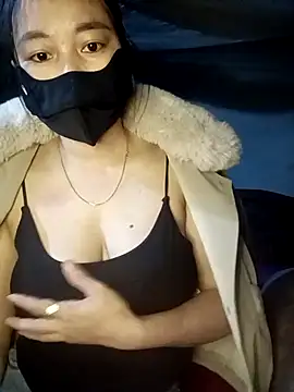 Snapshot of thuy-kieu chatting on December 2025 01:11:01 AM thuy-kieu online show from December 2025 01:11:01 AM