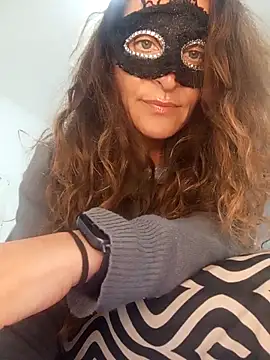 Giorgia13 online show from November 2025 05:13:02 PM