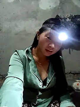 vangkt-cute online show from April 2026 07:58:01 PM