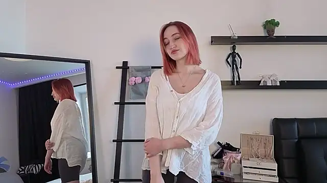 Alisa World8 online show from November 2025 07:18:02 AM