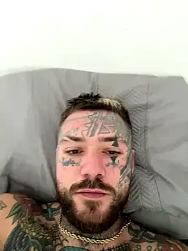 Snapshot of magicmichaell chatting on November 2025 12:59:02 PM magicmichaell online show from November 2025 12:59:02 PM